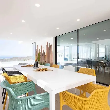 Villa New *