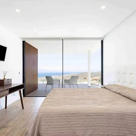 Villa New *